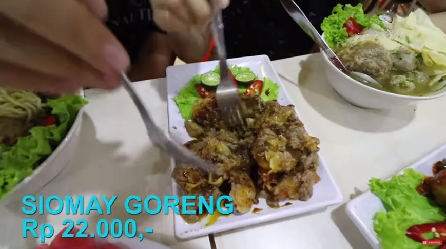 Seleb ini ternyata punya kedai bakso Instagram Seleb ini ternyata punya kedai bakso Instagram