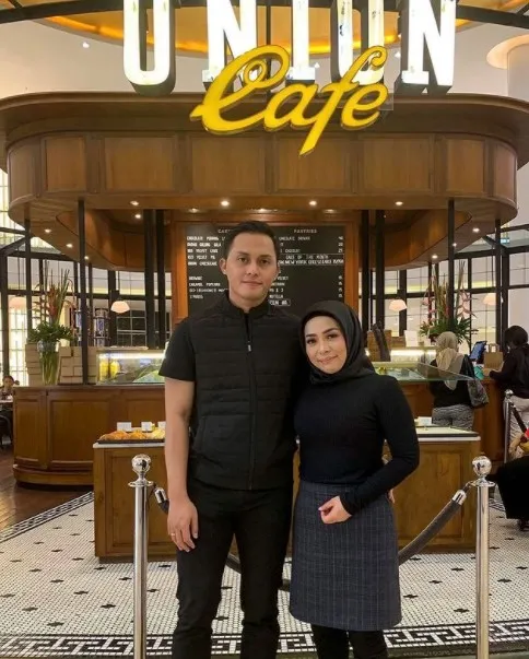 Potret terbaru Muzdalifah muda dan langsing © Instagram Potret terbaru Muzdalifah muda dan langsing © Instagram