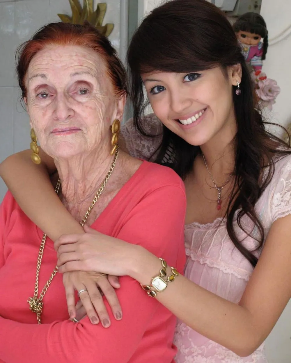 Potret Sharena Delon bareng nenek © Instagram Potret Sharena Delon bareng nenek © Instagram