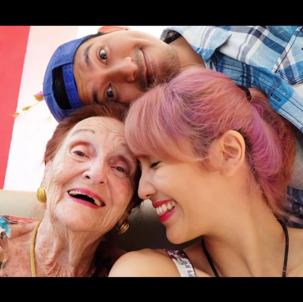 Potret Sharena Delon bareng nenek © Instagram Potret Sharena Delon bareng nenek © Instagram