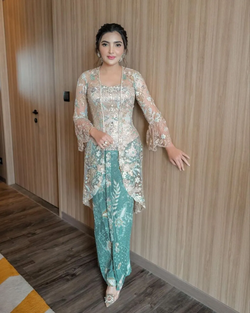 penampilan ashanty hadiri kondangan © instagram