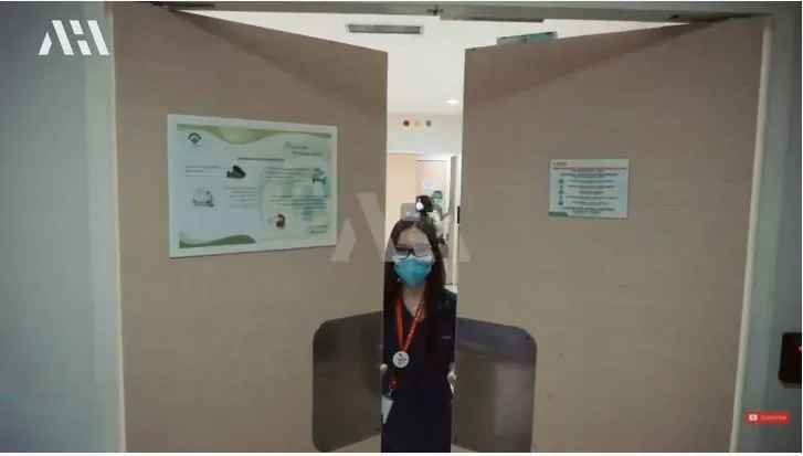 momen aurel hermansyah menuju ruang operasi © berbagai sumber