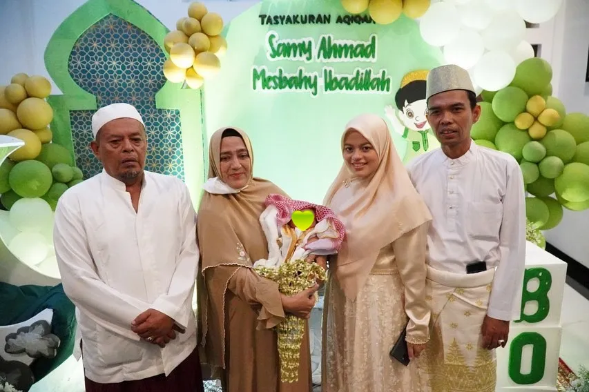 Momen syukuran akikah anak UAS Instagram © 2022 brilio.net