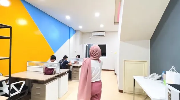 potret kantor baru Wirda Mansur © YouTube potret kantor baru Wirda Mansur © YouTube