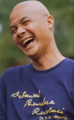 Ganjar Pranowo tampil botak ©Instagram Ganjar Pranowo tampil botak ©Instagram