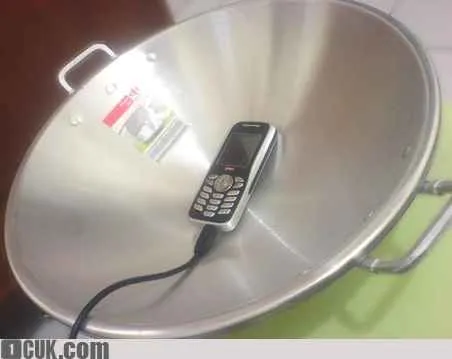 meme cari sinyal © berbagai sumber