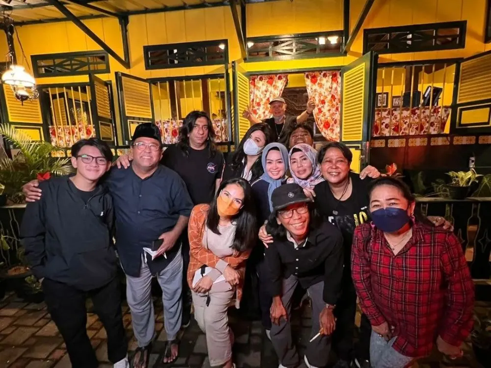 Momen reuni pemain Si Doel © berbagai sumber Momen reuni pemain Si Doel © berbagai sumber