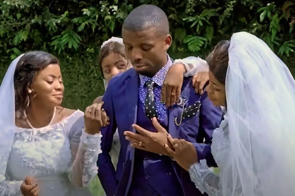 Kisah pria nekat nikahi 3 wanita kembar Berbagai sumber