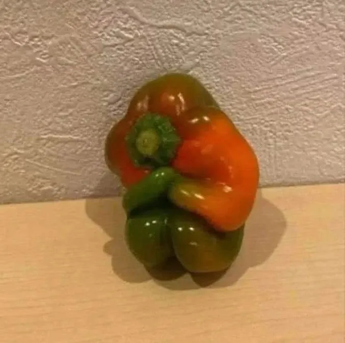 benda mirip karakter among us © berbagai sumber