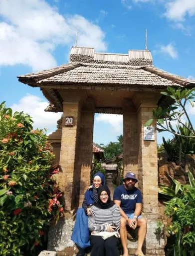 momen kebersamaan Devi Permatasari dan suami © Instagram momen kebersamaan Devi Permatasari dan suami © Instagram