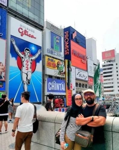 momen kebersamaan Devi Permatasari dan suami © Instagram momen kebersamaan Devi Permatasari dan suami © Instagram