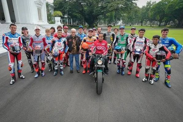 Momen parade pembalap MotoGP di Jakarta © berbagai sumber