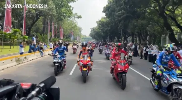 Momen parade pembalap MotoGP di Jakarta © berbagai sumber