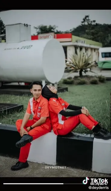 prewedding di pom bensin © TikTok prewedding di pom bensin © TikTok