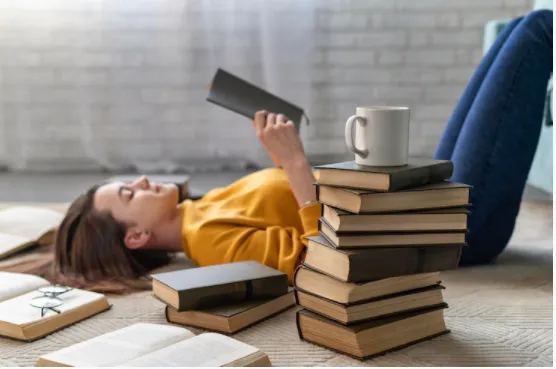 Cerita fiksi adalah © 2022 berbagai sumber 