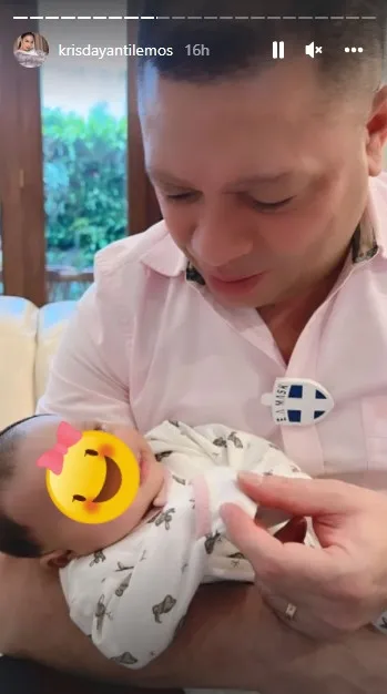 Momen Raul Lemos jenguk anak Aurel © Instagram Momen Raul Lemos jenguk anak Aurel © Instagram