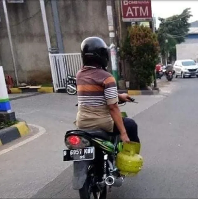 cowok multitasking © berbagai sumber cowok multitasking © berbagai sumber