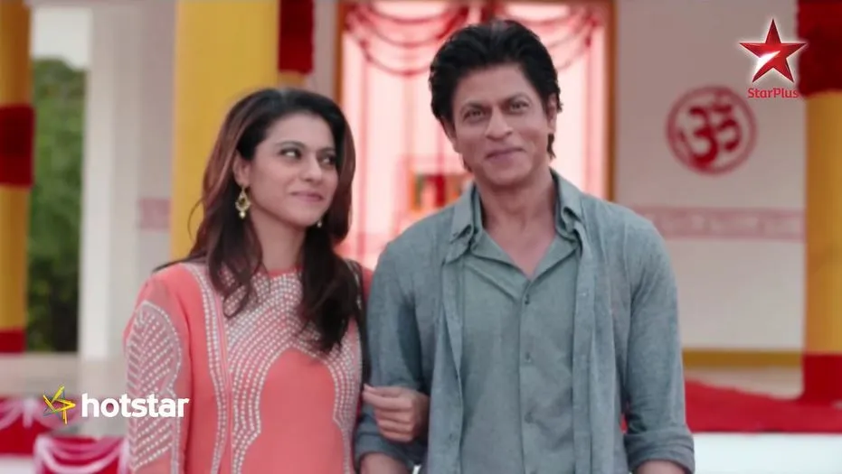 Shah Rukh Khan dan Kajol di serial Gopi Berbagai sumber Shah Rukh Khan dan Kajol di serial Gopi Berbagai sumber