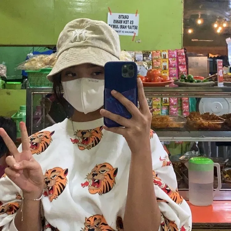 potret fuji jajan di warteg © berbagai sumber