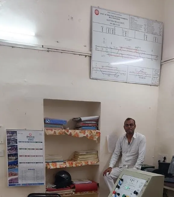 ular kobra di petugas kereta api © Berbagai Sumber