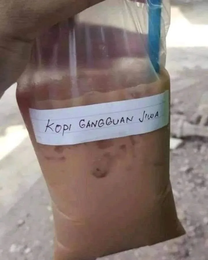 minuman di wadah plastik © berbagai sumber