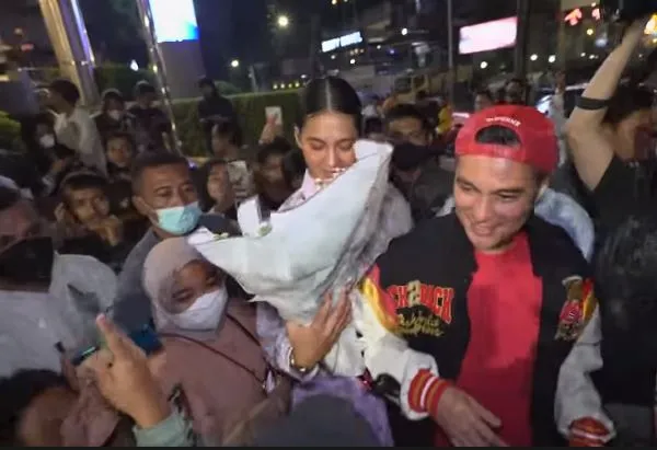 Baim Wong di Citayam Fashion Week Berbagai sumber Baim Wong di Citayam Fashion Week Berbagai sumber