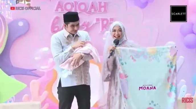 Ria Ricis dan Teuku Ryan umumkan nama anak © 2022 You Tube 