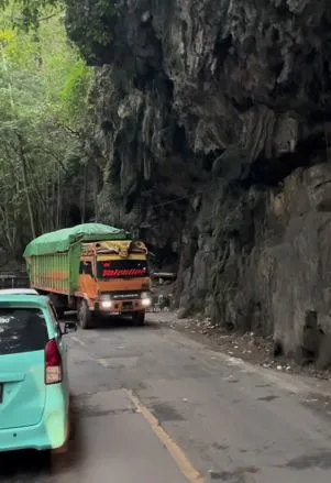 Truk ganti klakson pakai lagu 17 Agustus TikTok