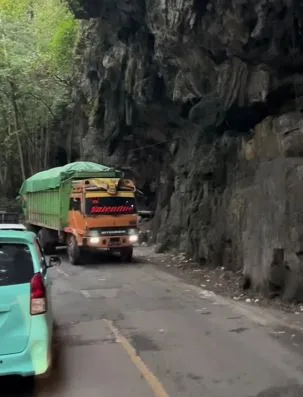 Truk ganti klakson pakai lagu 17 Agustus TikTok
