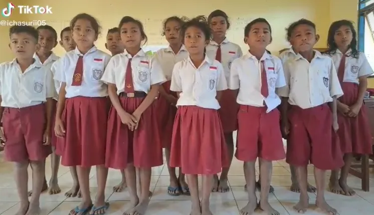  Cover lagu Dunia Tipu-tipu Berbagai sumber