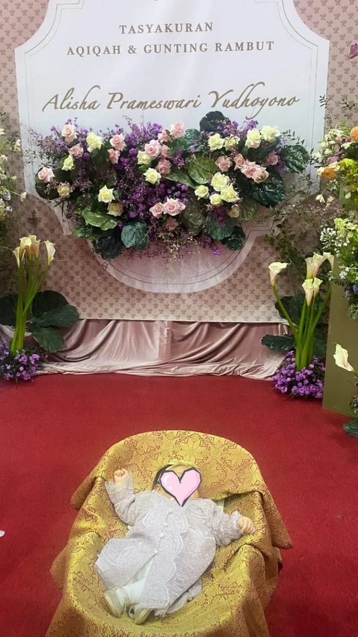 momen aqiqah putri keempat ibas © instagram