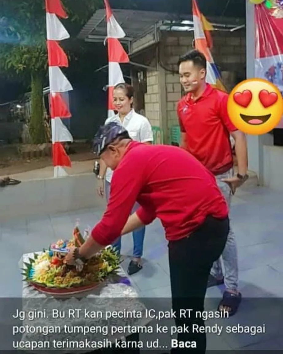 aparat tni dapat tumpeng dari warga © instagram aparat tni dapat tumpeng dari warga © instagram