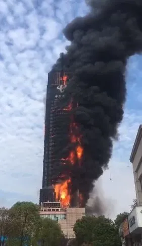 Kronologi gedung 42 lantai terbakar di China Berbagai sumber Kronologi gedung 42 lantai terbakar di China Berbagai sumber