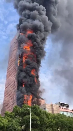 Kronologi gedung 42 lantai terbakar di China Berbagai sumber Kronologi gedung 42 lantai terbakar di China Berbagai sumber