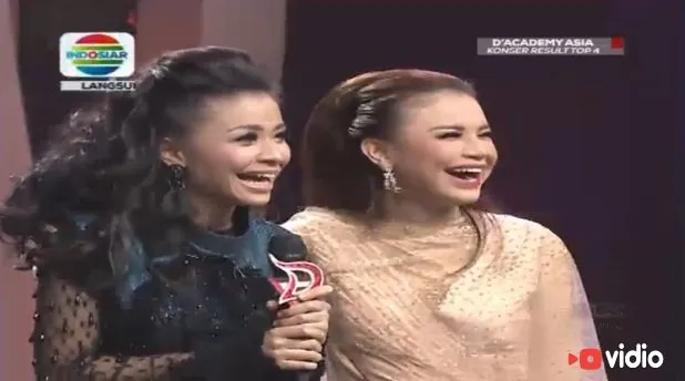 momen seleb ketemu kembaran © berbagai sumber momen seleb ketemu kembaran © berbagai sumber