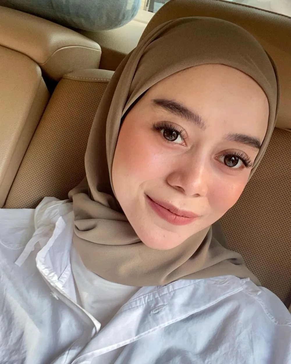 Alasan Lesty Kejora memaafkan Rizky Billar © 2022 Instagram Alasan Lesty Kejora memaafkan Rizky Billar © 2022 Instagram