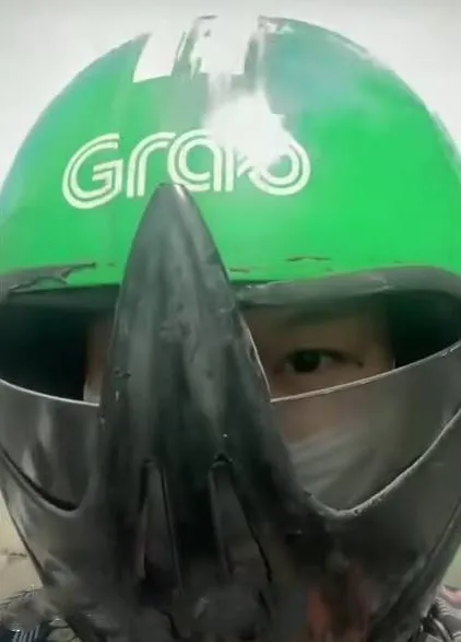 helm rusak mendadak nyeleneh © berbagai sumber