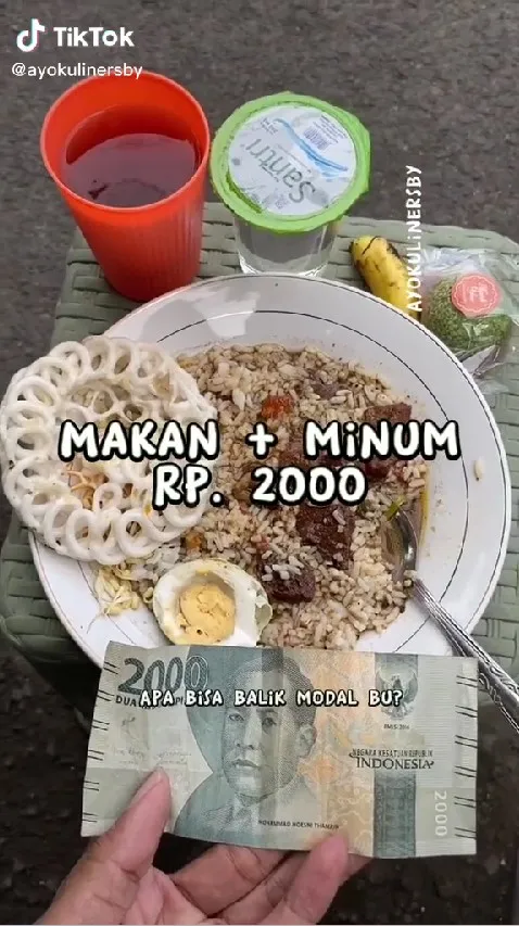 Makan di warung cuma bayar Rp 2 ribu © TikTok/@ayokulinersby