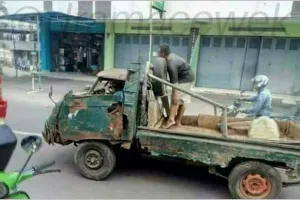 13 Tingkah nyeleneh orang gunakan kendaraan rusak, kok bisa ya?