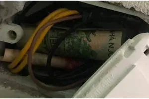 11 Potret cara nyeleneh orang simpan duit ini bikin kerutin dahi