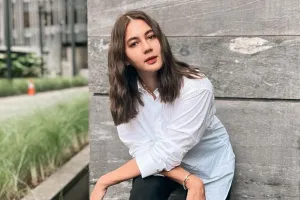 Momen Paula Verhoeven sambangi posko pengungsi bencana gempa Cianjur