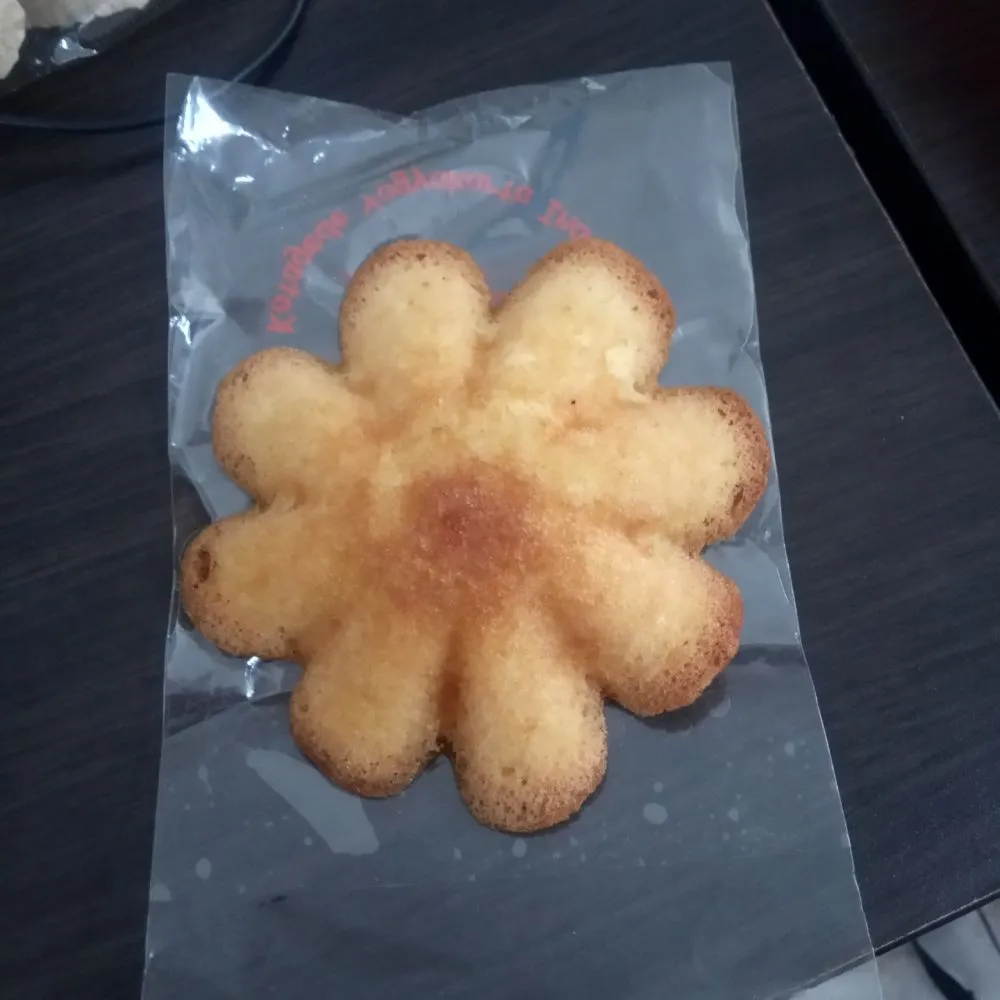 Roti kembang waru © 2022 brilio.net Roti kembang waru © 2022 brilio.net