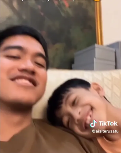 ucapan singkat jan ethes untuk kaesang jadi sorotan © berbagai sumber ucapan singkat jan ethes untuk kaesang jadi sorotan © berbagai sumber