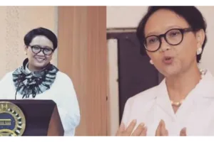 Menteri Luar Negeri Retno Marsudi masih pakai HP jadul, alasannya malah bikin ngakak