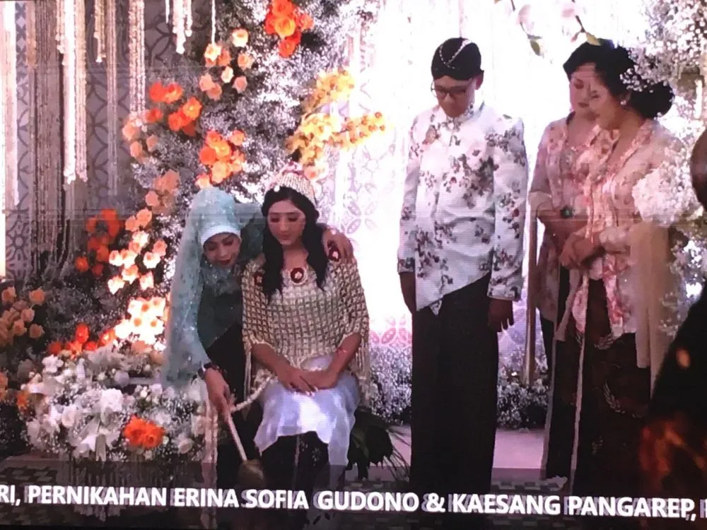 Siraman Erina Gudono © 2022 brilio.net Siraman Erina Gudono © 2022 brilio.net