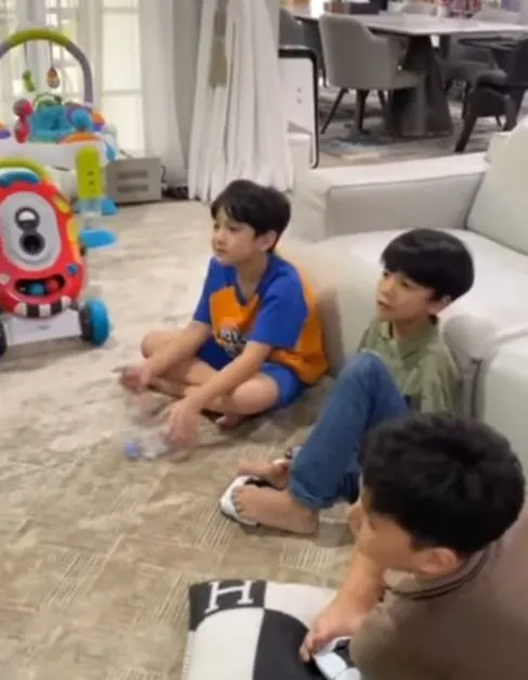 Potret Rafathar bareng Faisal dan Tegar difabel inspiratif Berbagai sumber Potret Rafathar bareng Faisal dan Tegar difabel inspiratif Berbagai sumber