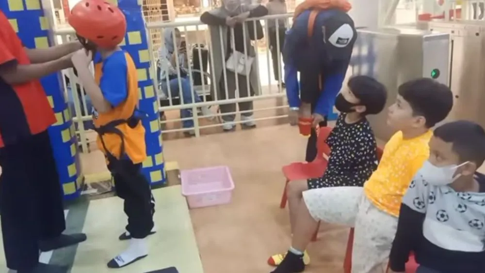 Potret Rafathar bareng Faisal dan Tegar difabel inspiratif Berbagai sumber Potret Rafathar bareng Faisal dan Tegar difabel inspiratif Berbagai sumber