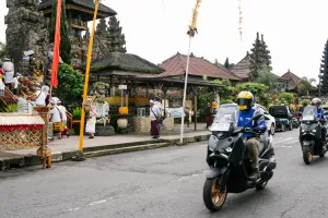 7 Tips menggunakan sepeda motor agar aman dan nyaman saat liburan, selalu waspada ya