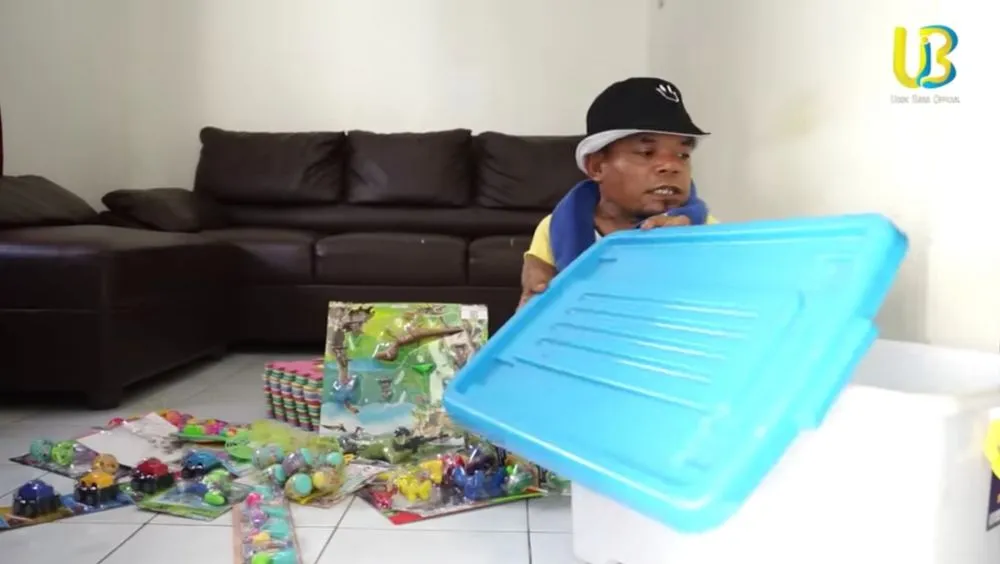 Ucok Baba jualan lato-lato © 2023 brilio.net