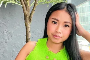 Punya kulit wajah eksotis, ini 7 daily skincare rutin ala Ayya Renita yang bikin glowing